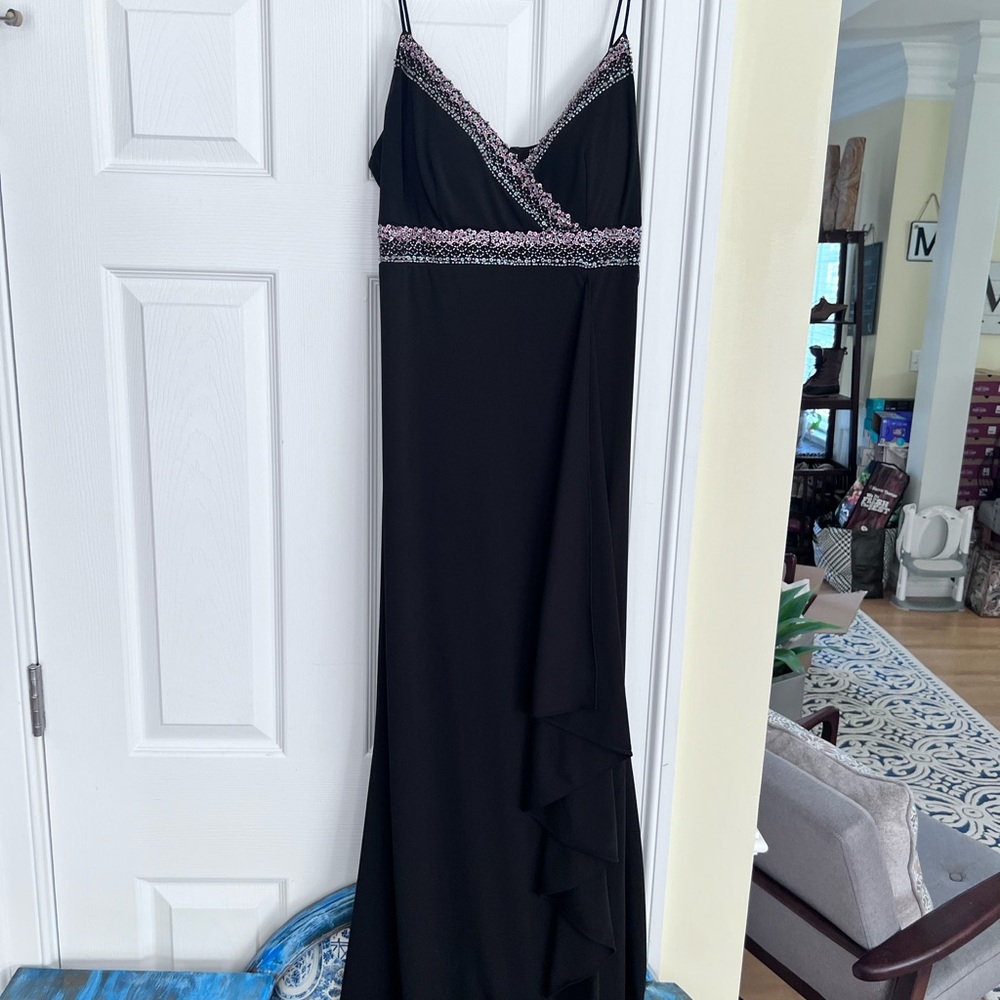 Ladies Sz 6 "DUSK COLLECTION" Chic Black Maxi Dress with Embellished Details GUC